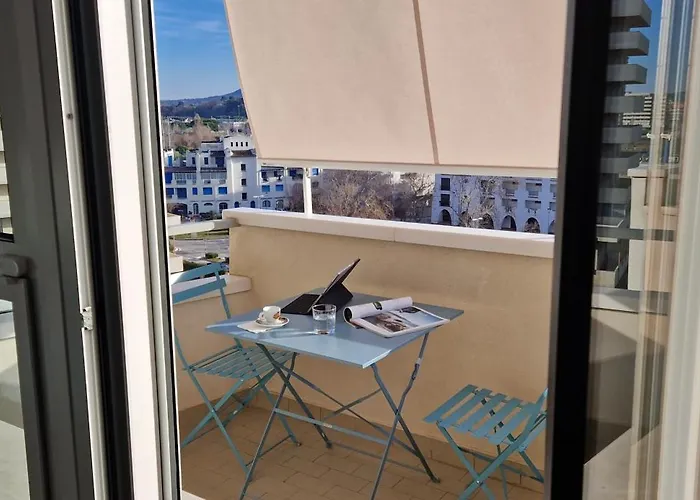 Lamar Suites Seafront Apartments